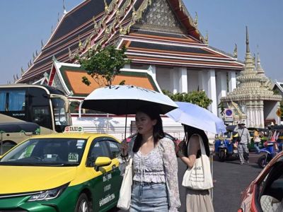 Những thiên đường du lịch của châu Á 'run rẩy' vì nắng nóng