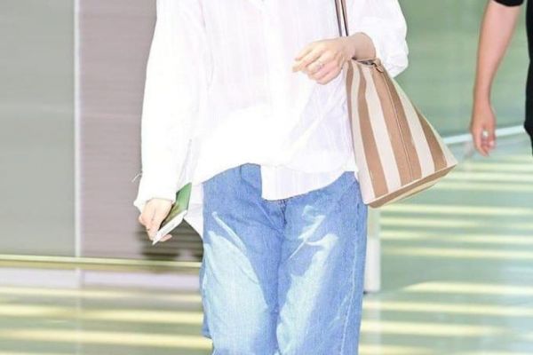 10 bộ trang phục tối giản xuất sắc nhất của Song Hye Kyo