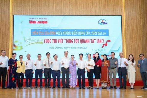 Báo Người Lao Động trao giải cuộc thi viết 'Lòng tốt quanh ta'