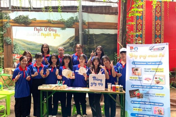Hàng nghìn suất ăn miễn phí, học bổng cho thí sinh khó khăn ở Đắk Lắk