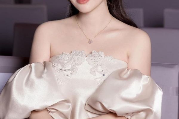 Hoa hậu Việt làm dâu nhà siêu giàu, cuộc sống kín tiếng