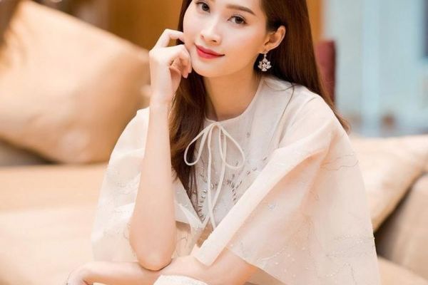 Hoa hậu Việt thành dâu nhà siêu giàu, sống yên bình, chẳng ganh đua hào quang