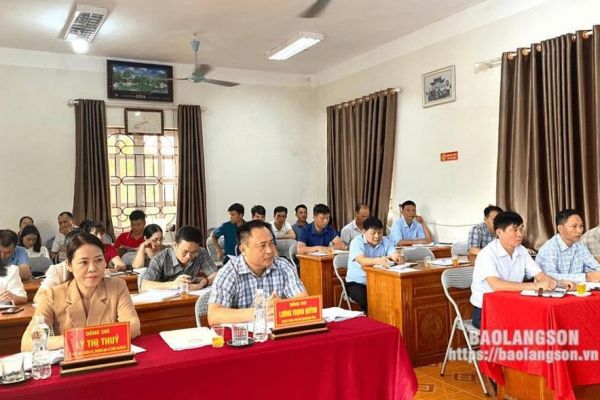 Lãnh đạo UBND tỉnh dự hội nghị Ban Chấp hành Đảng bộ xã Nam Quan, huyện Lộc Bình