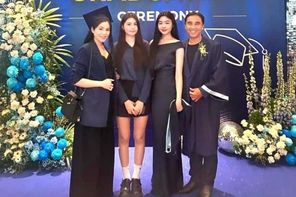 MC Quyền Linh suýt khóc dự lễ tốt nghiệp của con gái 'xinh như hoa hậu'