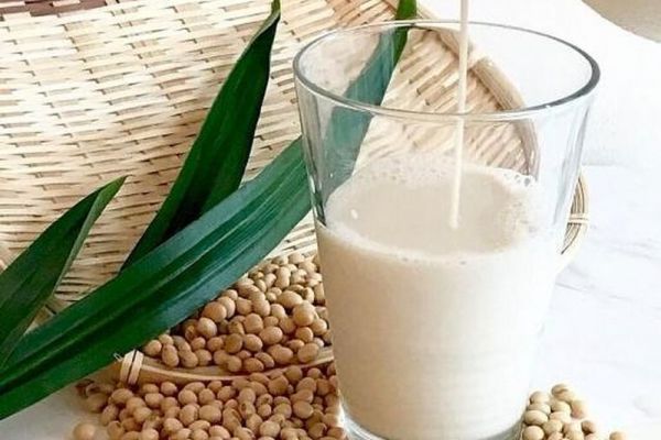 Những nhóm người nên hạn chế uống sữa đậu nành