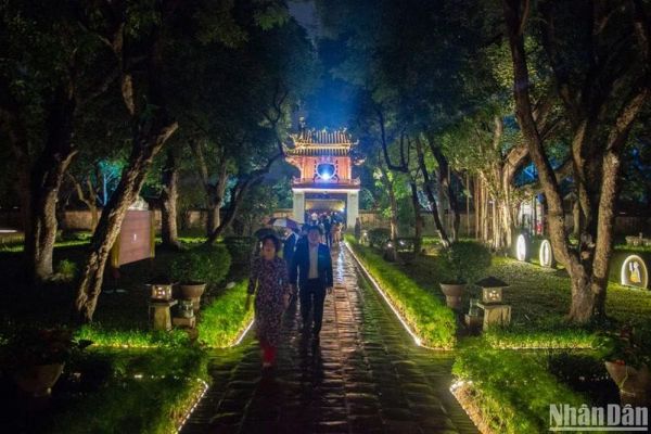 Những tour đêm mà du khách không nên bỏ lỡ ở Hà Nội