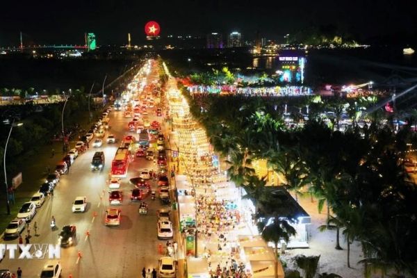 Quảng Ninh: Khai trương tuyến phố theo mô hình chợ đêm - VuiFest Ha Long