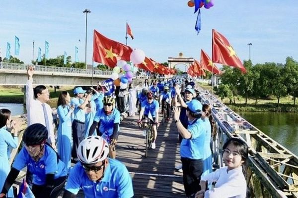 Quảng Trị: Ngày hội đạp xe Vì hòa bình