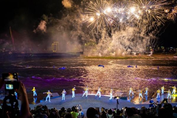 Show nghệ thuật 'Bản giao hưởng bên sông' - sản phẩm du lịch mới của Đà Nẵng