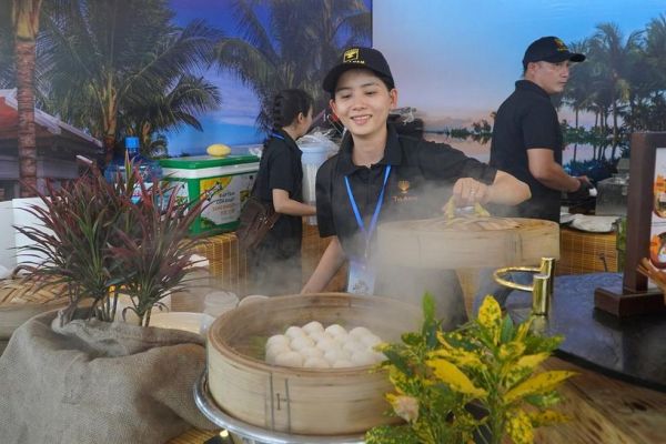 Trải nghiệm hàng trăm món ăn độc đáo tại liên hoan du lịch biển Nha Trang