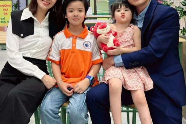 Trạm Cứu Hộ Trái Tim lộ đại kết cục: Gia đình 4 người của Hồng Diễm - Quang Sự hạnh phúc viên mãn