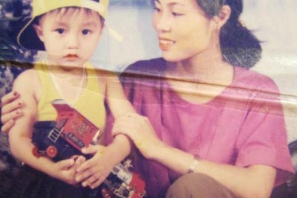 Trầm trồ nhan sắc thời trẻ của bố mẹ dàn sao Việt đình đám