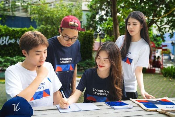 Trường đại học đầu tiên ở Việt Nam ra mắt bộ nhận diện thương hiệu đa hình thức