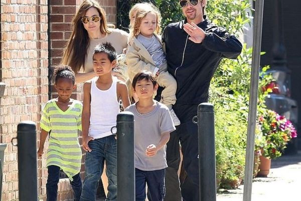 Angelina Jolie tố chồng cũ 'hút máu', Brad Pitt nói đã chuyển 100 triệu USD