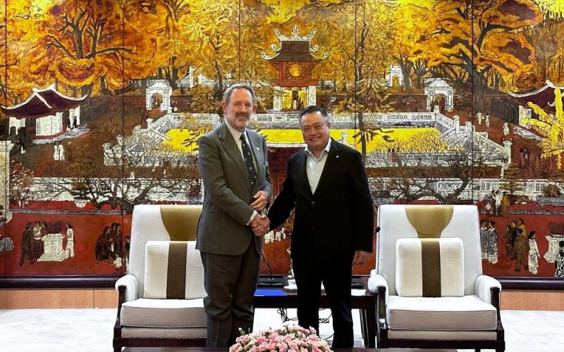 Chủ tịch UBND thành phố Hà Nội Trần Sỹ Thanh tiếp Đại sứ Italia tại Việt Nam