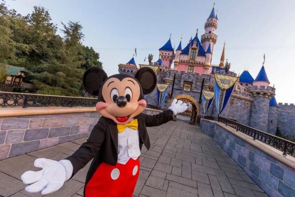 Công viên giải trí Disneyland: Cỗ máy kiếm tiền của Nhà Chuột đang hoạt động như thế nào?