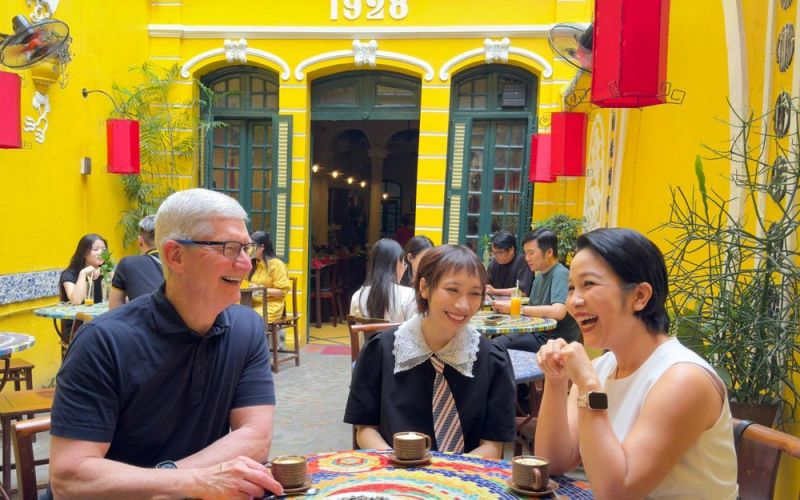 Động thái của CEO Apple nhận 'bão view' trong buổi sáng ở Việt Nam