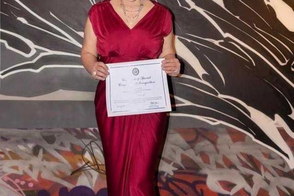 Jacqueline Thu Thảo Nguyễn nhận bằng khen từ Liên hoan phim quốc tế