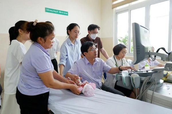 Khám sàng lọc bệnh tim bẩm sinh miễn phí cho gần 300 trẻ em dưới 16 tuổi ở Đắk Lắk