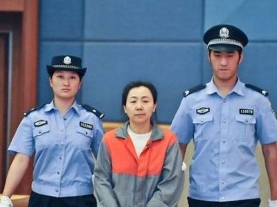 'Mỹ dung hủ bại': Thú vui làm đẹp và thủ đoạn thăng tiến của các nữ quan tham Trung Quốc