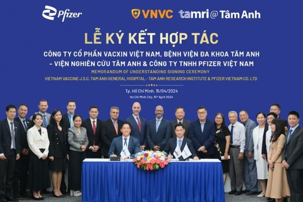 Pfizer Việt Nam, VNVC và Tâm Anh ký biên bản hợp tác tăng cường giải pháp chăm sóc sức khỏe