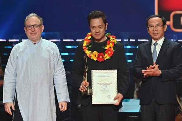Phim 'Phúc âm thư của quái thú' của Philippines đoạt giải Ngôi sao vàng