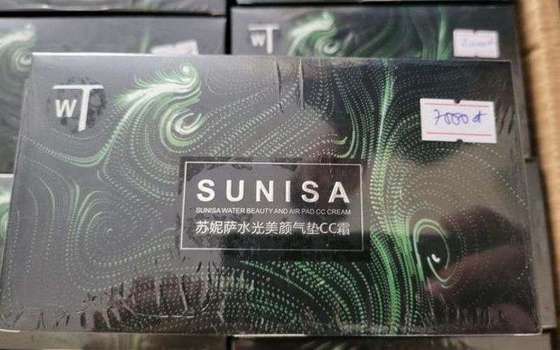 Tìm cá nhân, tổ chức mua bán, sử dụng phấn trang điểm Sunisa