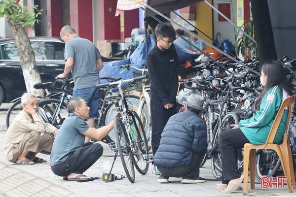 Vào hè, 'sức nóng' thị trường xe đạp ở Hà Tĩnh bắt đầu tăng