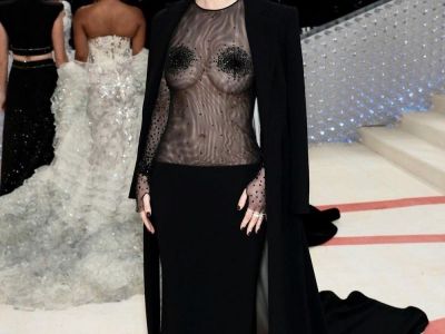 Váy khỏa thân và những thảm họa thời trang ở Met Gala