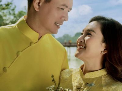 Vợ chồng MC Bình Minh hạnh phúc ngọt ngào, vợ NSND Công Lý than nghèo